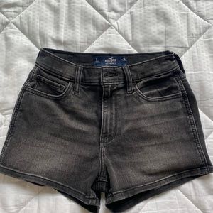 Hollister high rise short
